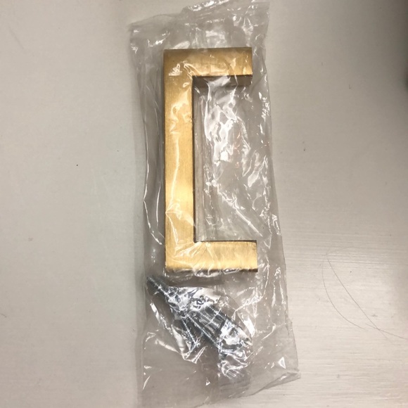 Brass cabinet pulls - Picture 3 of 3